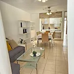 New Holidays & Pool, Aircond, Playa De Americas, Tenerife Apartment
