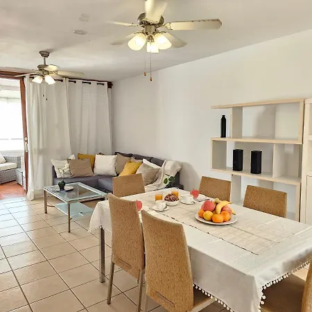 New Holidays & Pool, Aircond, Playa De Americas, Tenerife * Arona (Tenerife)