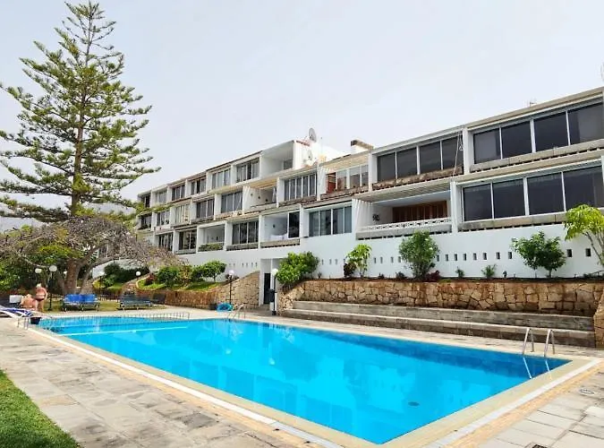 New Holidays & Pool ,aircond , Playa De Americas, Tenerife *