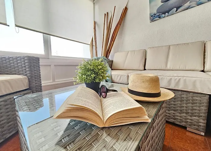 New Holidays & Pool ,aircond , Playa De Americas, Tenerife Apartman