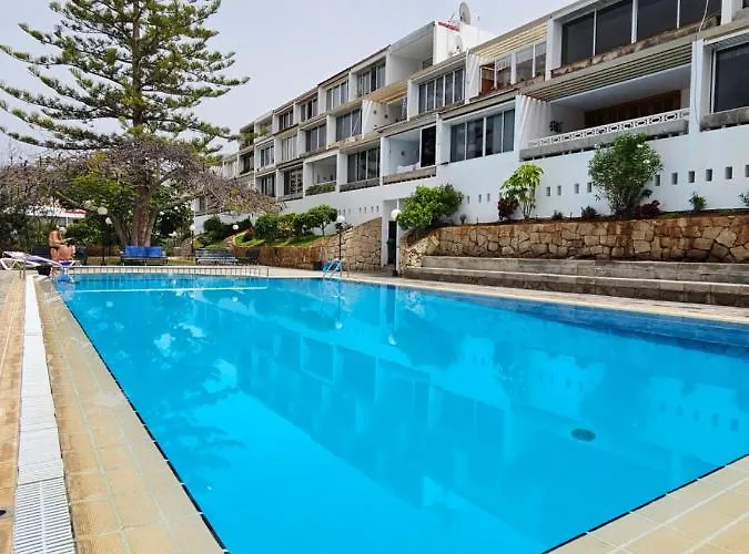 New Holidays & Pool ,aircond , Playa De Americas, Tenerife