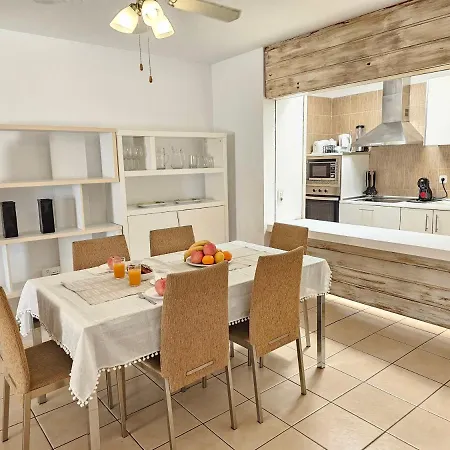 아파트 New Holidays & Pool ,aircond , Playa De Americas, Tenerife 아로나