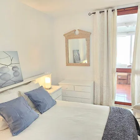 New Holidays & Pool ,aircond , Playa De Americas, Tenerife 아로나